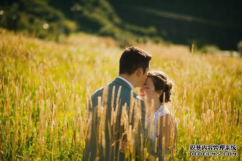 镜头霉清洗国产熟女老妇300部mp4，揭示专业摄影师的秘籍，如何拯救你的珍贵镜头